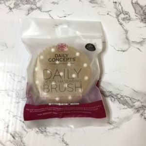 Daily Concepts Women’s Bath & Body Tools Brush